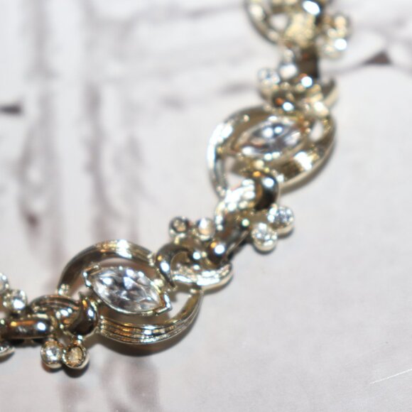 Beautiful gold and rhinestone Kramer bracelet 7" - Picture 6 of 8